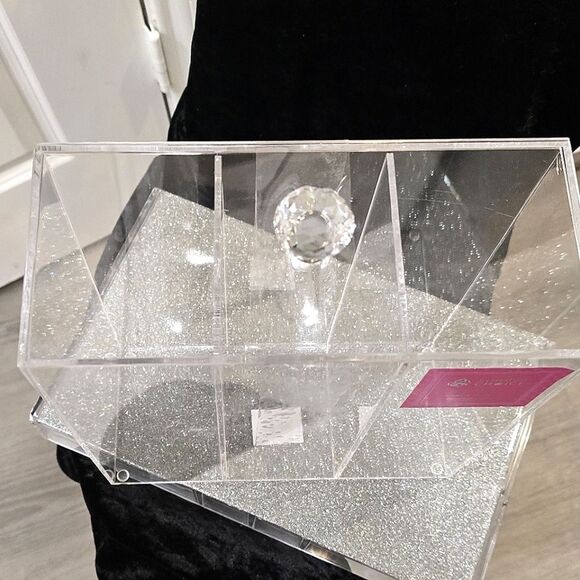 Simple Choice Clear Acrylic Cosmetic Organizer - Picture 6 of 11